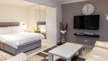 Apartment, Private Bathroom | Hypo-allergenic bedding, desk, blackout curtains, iron/ironing board