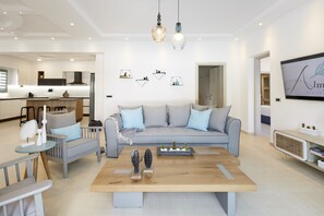 Interior detail - Almyriki Beach Villa (Santorini)