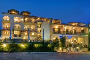 Front of property - evening/night - Leandros Hotel (Aristotelis)