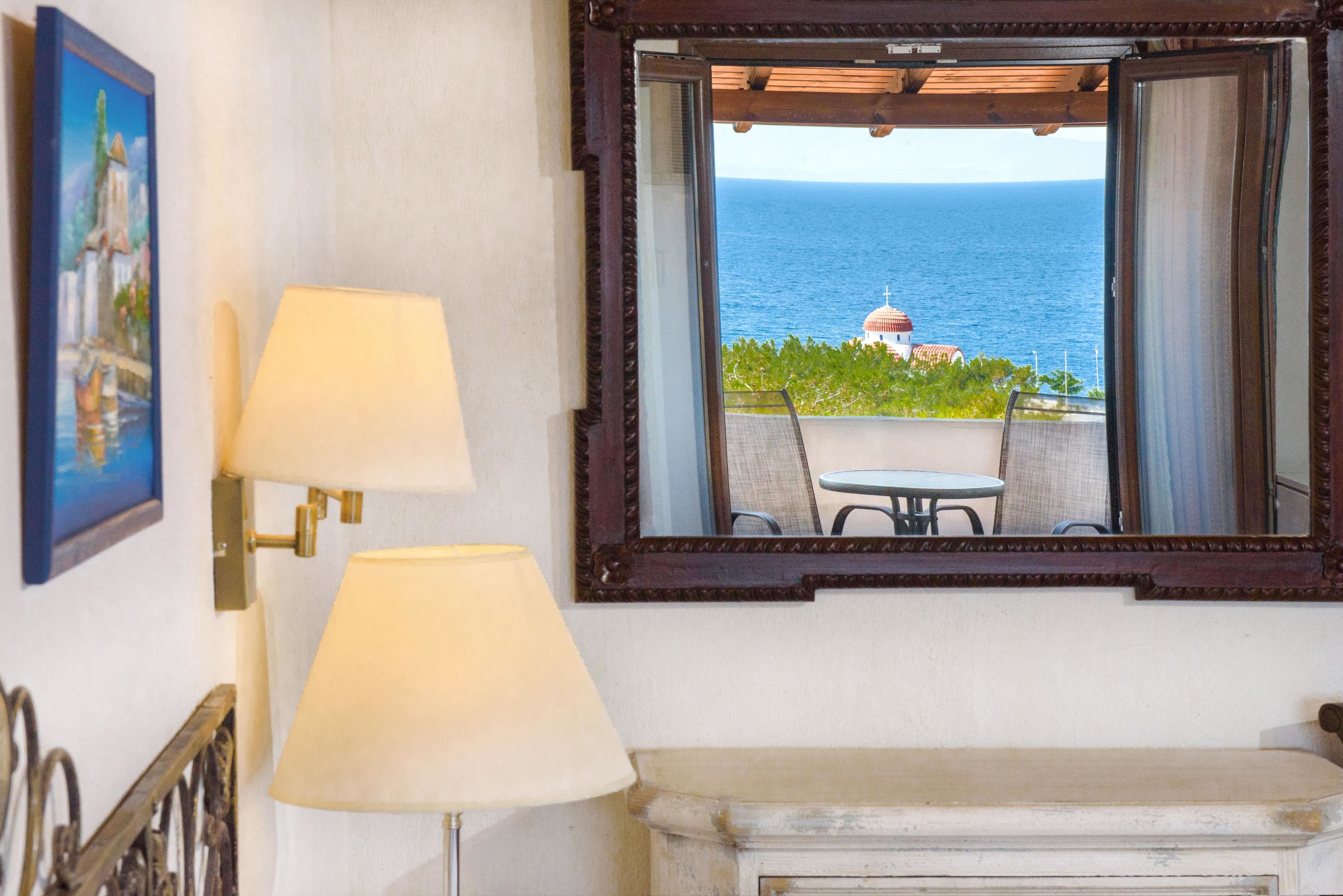 In-room safe, soundproofing, iron/ironing board, free WiFi