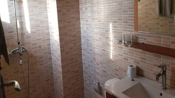 Shower dan handuk