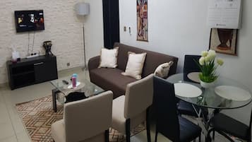 Apartment | Living area | Flat-screen TV