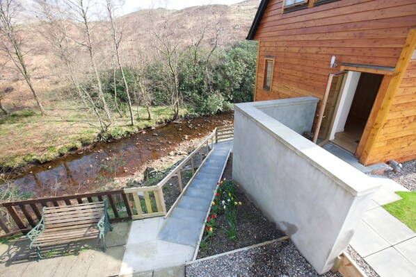 Balcony - Inversnaid Bunkhouse - Hostel (Arrochar)