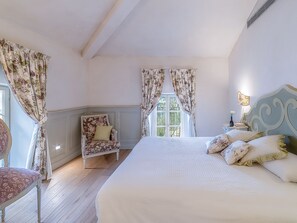 Superior-Doppelzimmer, 1 Schlafzimmer | 1 Schlafzimmer, Daunenbettdecken, Zimmersafe, Schreibtisch