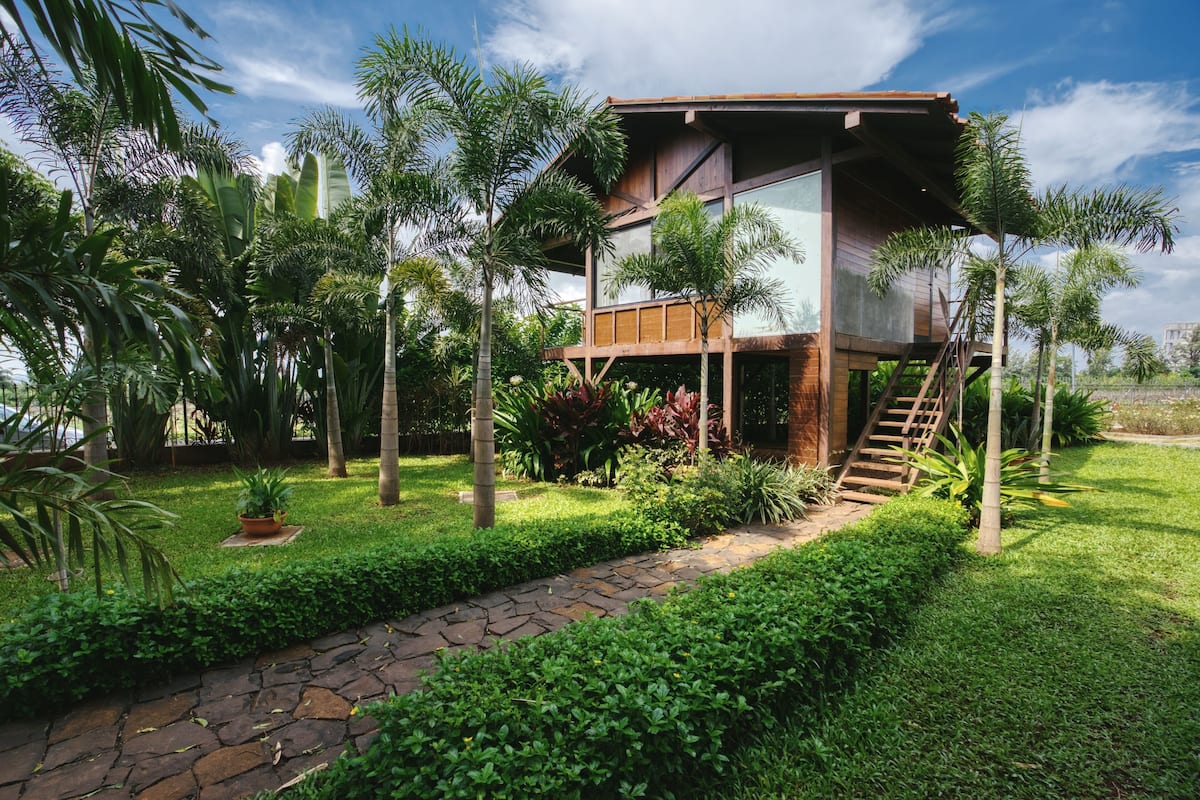 Tree House | 1 bedroom, in-room safe, desk, soundproofing
