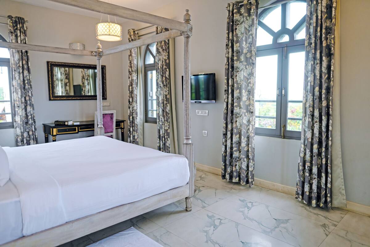 Tower Suite | In-room safe, desk, soundproofing, rollaway beds (surcharge)
