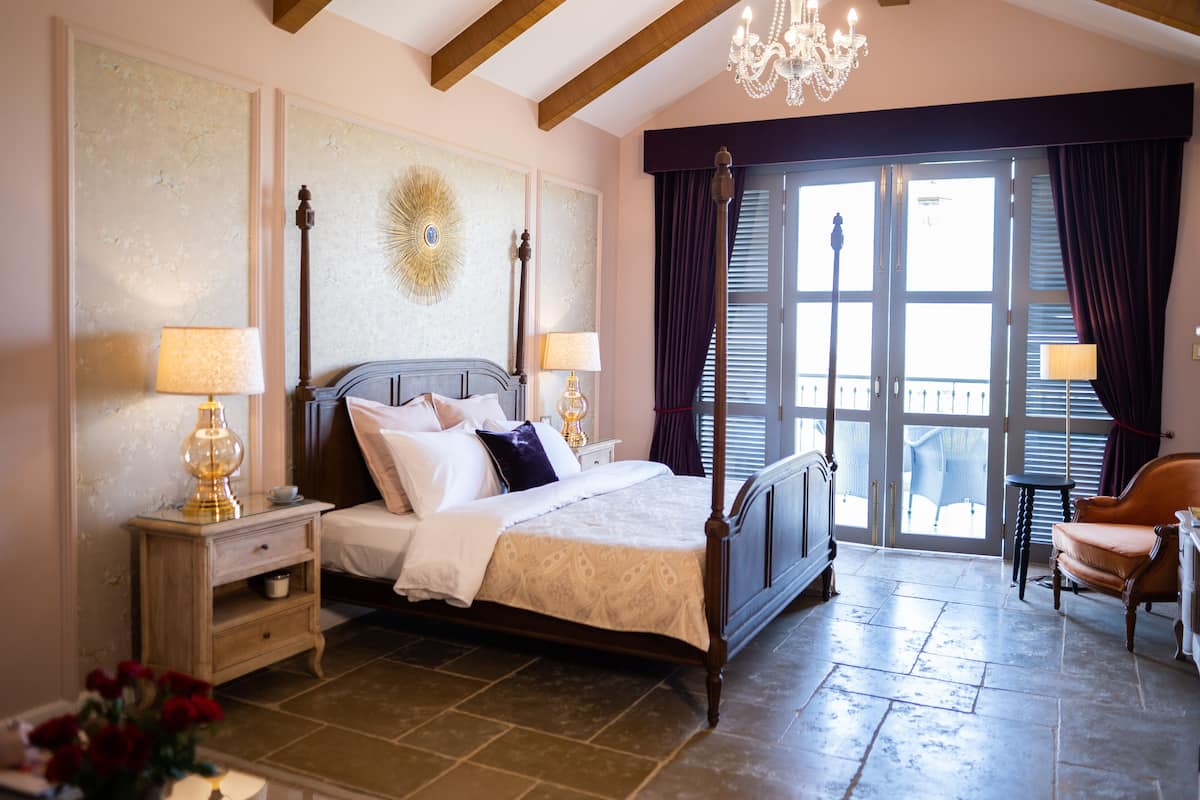 Grand Cru Room | 1 bedroom, in-room safe, desk, soundproofing