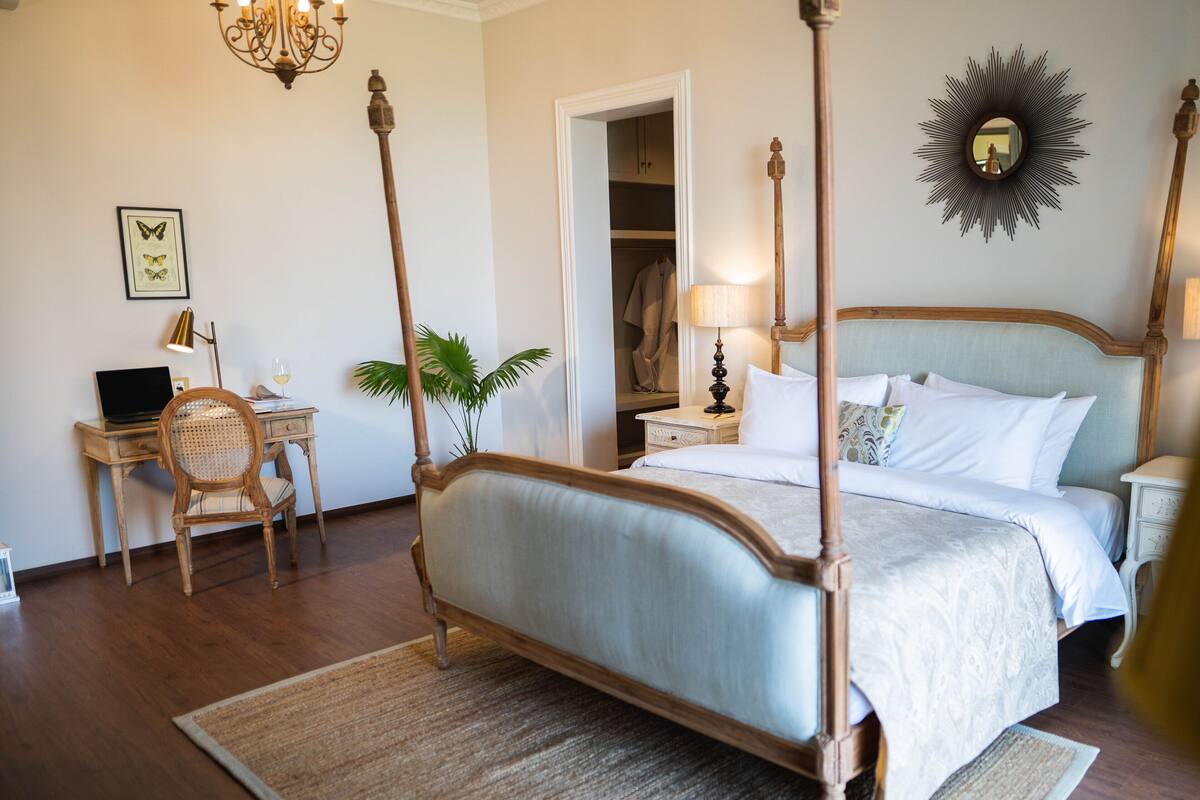 Vineyard View Suite | In-room safe, desk, soundproofing, rollaway beds (surcharge)