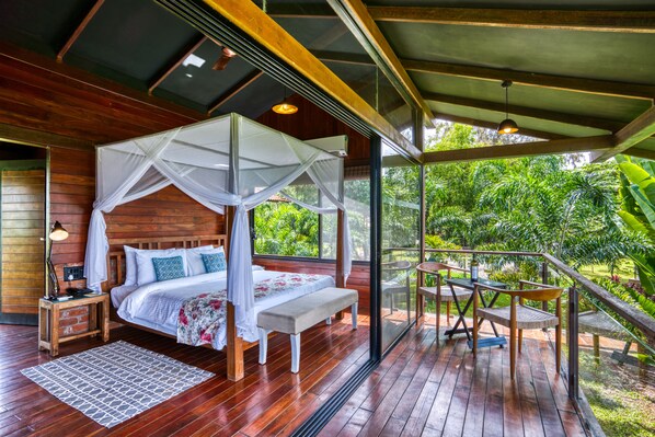 Luxury-Baumhaus, 1 Schlafzimmer | Zimmersafe, Schreibtisch, schallisolierte Zimmer, Zustellbetten