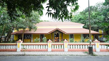 Façana frontal de l'allotjament