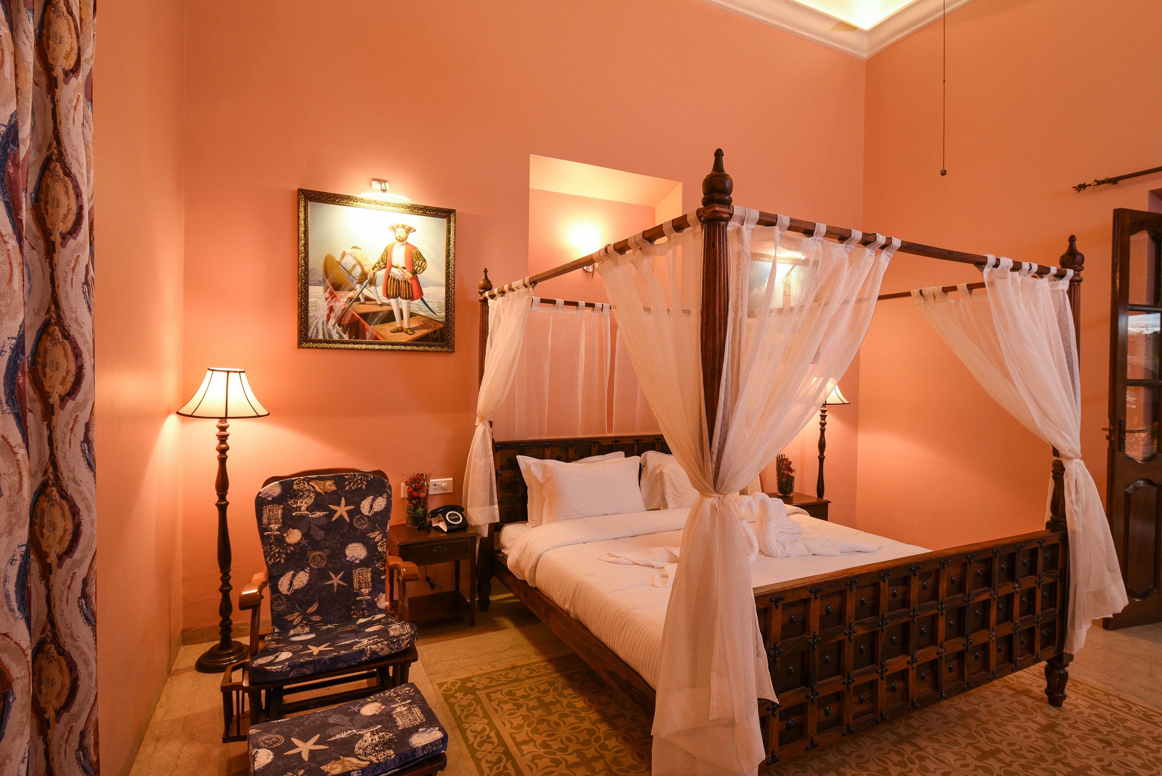 Ropa de cama de alta calidad y minibar 