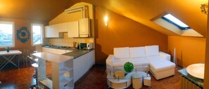 Apartment, 2 Bedrooms (Via Antonio Scarpa 16) | Living area