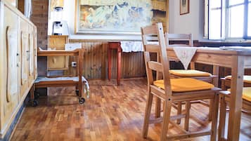 Colazione a base di specialità locali inclusa