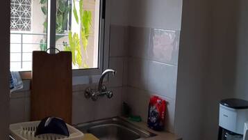 Apartment, 1 Bedroom | Private kitchenette | Fridge, microwave, oven, stovetop