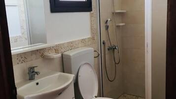 Doccia, vasca da bagno a immersione totale, set di cortesia gratuito