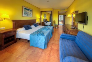 ห้องสแตนดาร์ดดับเบิล | ตู้นิรภัยในห้องพัก, โต๊ะทำงาน, ผ้าม่านกันแสง, เตารีด/โต๊ะรีดผ้า