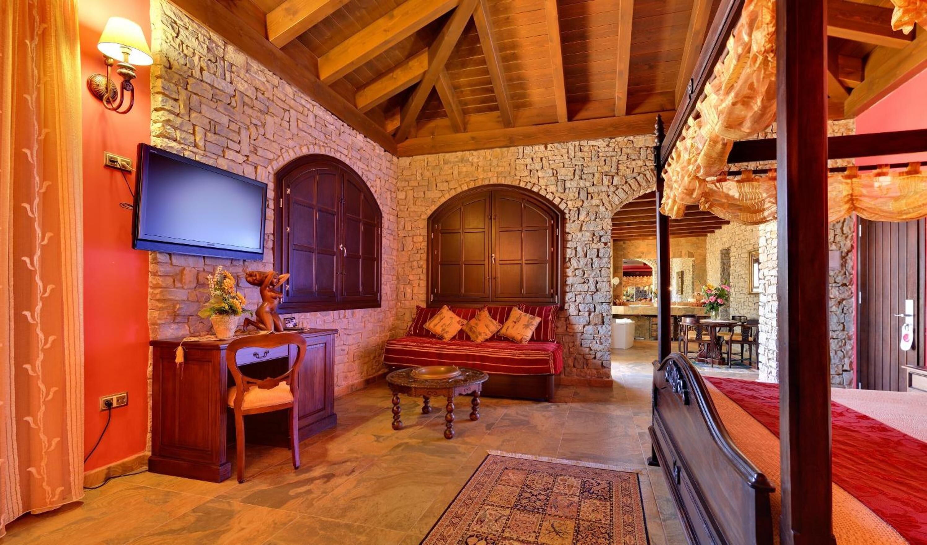 1 bedroom, in-room safe, desk, blackout curtains