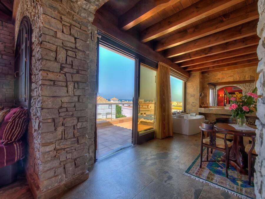 32-inch flat-screen TV with satellite channels, TV