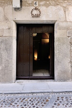 Property entrance - Plaza Sandra (Trujillo)