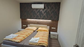 Superior-Apartment, 1 Schlafzimmer | 1 Schlafzimmer, Bügeleisen/Bügelbrett, kostenloses WLAN, Bettwäsche