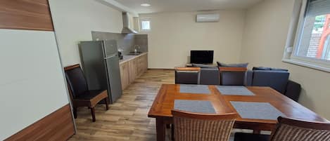 Superior Apartment, 1 Bedroom | Living room