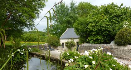 In the heart of the Landing beaches. Water mill 800 m walk from the beach