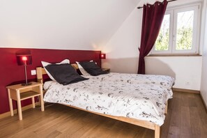 3 chambres, fer et planche à repasser, lit de bébé portatif, Wi-Fi