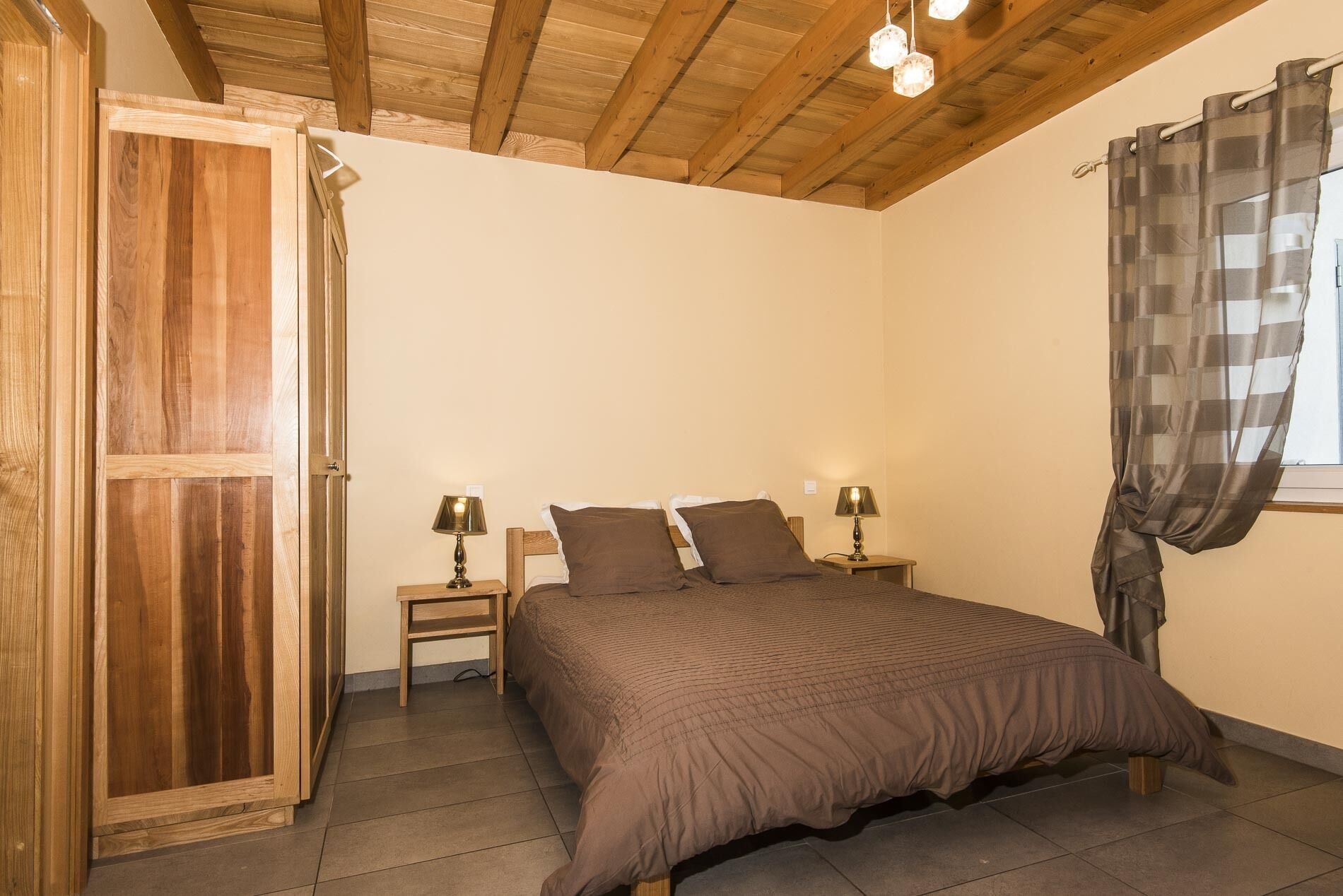 3 bedrooms, iron/ironing board, travel crib, WiFi