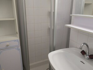 Bathroom - Cozy studio for 4 people with balcony and parking (Châtel)