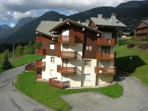 Exterior - Cozy studio for 4 people with balcony and parking (Châtel)