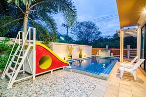 Children’s play area – outdoor