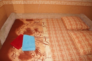 2 bedrooms, premium bedding, iron/ironing board, free WiFi
