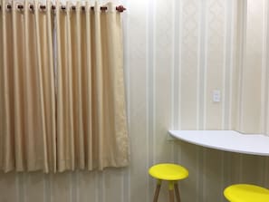ห้องพรีเมียมสวีท | บริเวณนั่งเล่น | ทีวีจอแบน