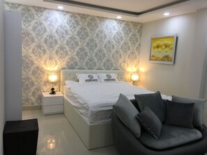 Desk, free WiFi - River View Apartment & Hotel (Ho Chi Minh City)