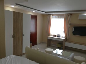 Executive Suite | Living area | Flat-screen TV - River View Apartment & Hotel (Ho Chi Minh City)