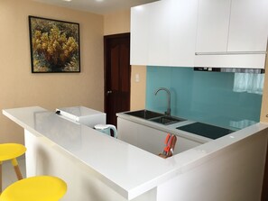 Executive Suite | In-room dining - River View Apartment & Hotel (Ho Chi Minh City)