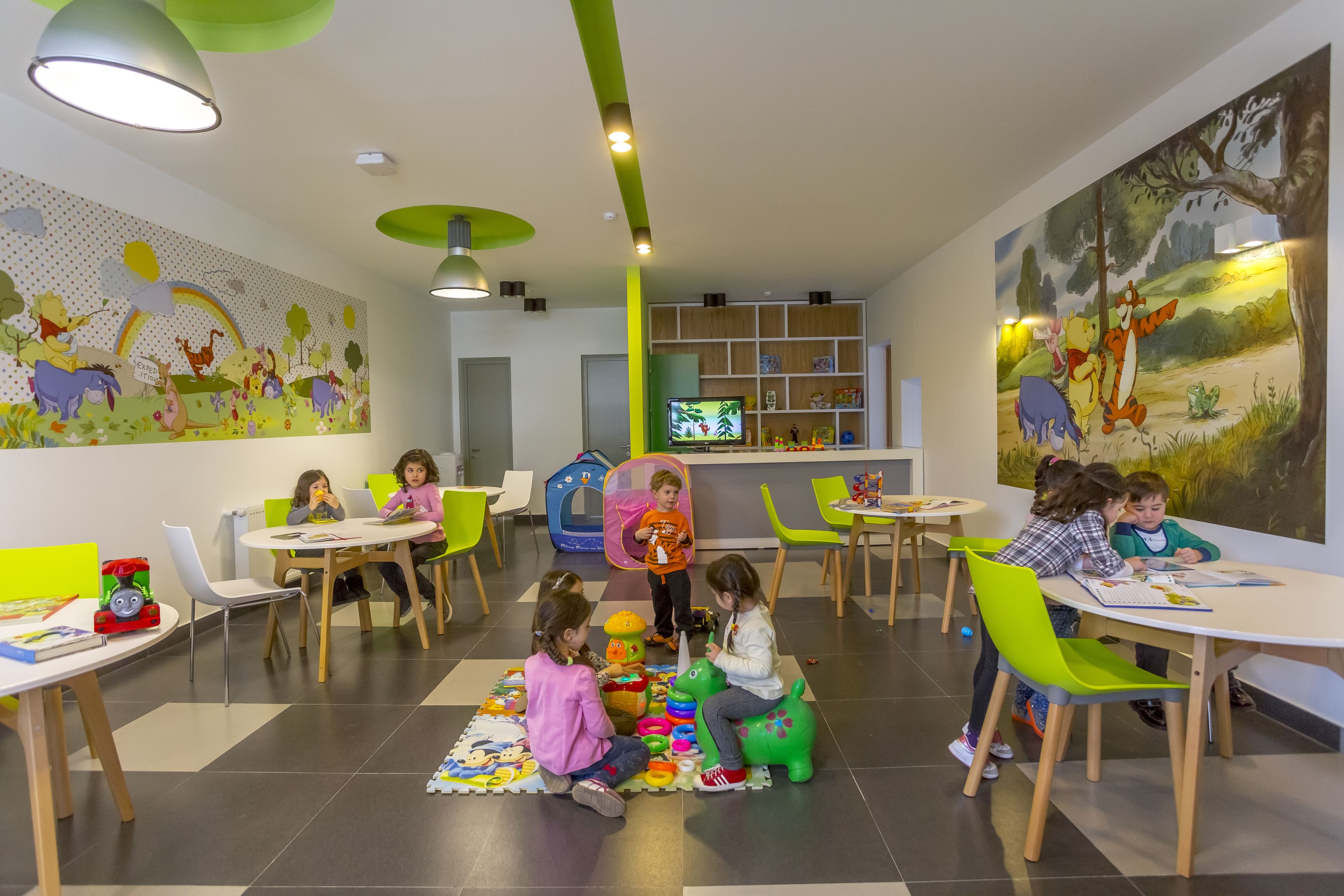 Área de juegos infantiles bajo techo