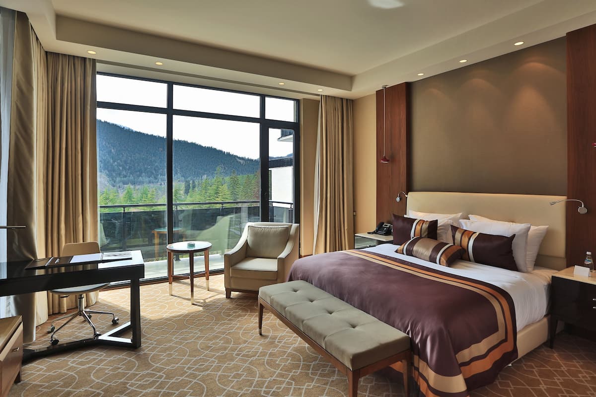 Minibar, két bảo mật tại phòng, bàn 
