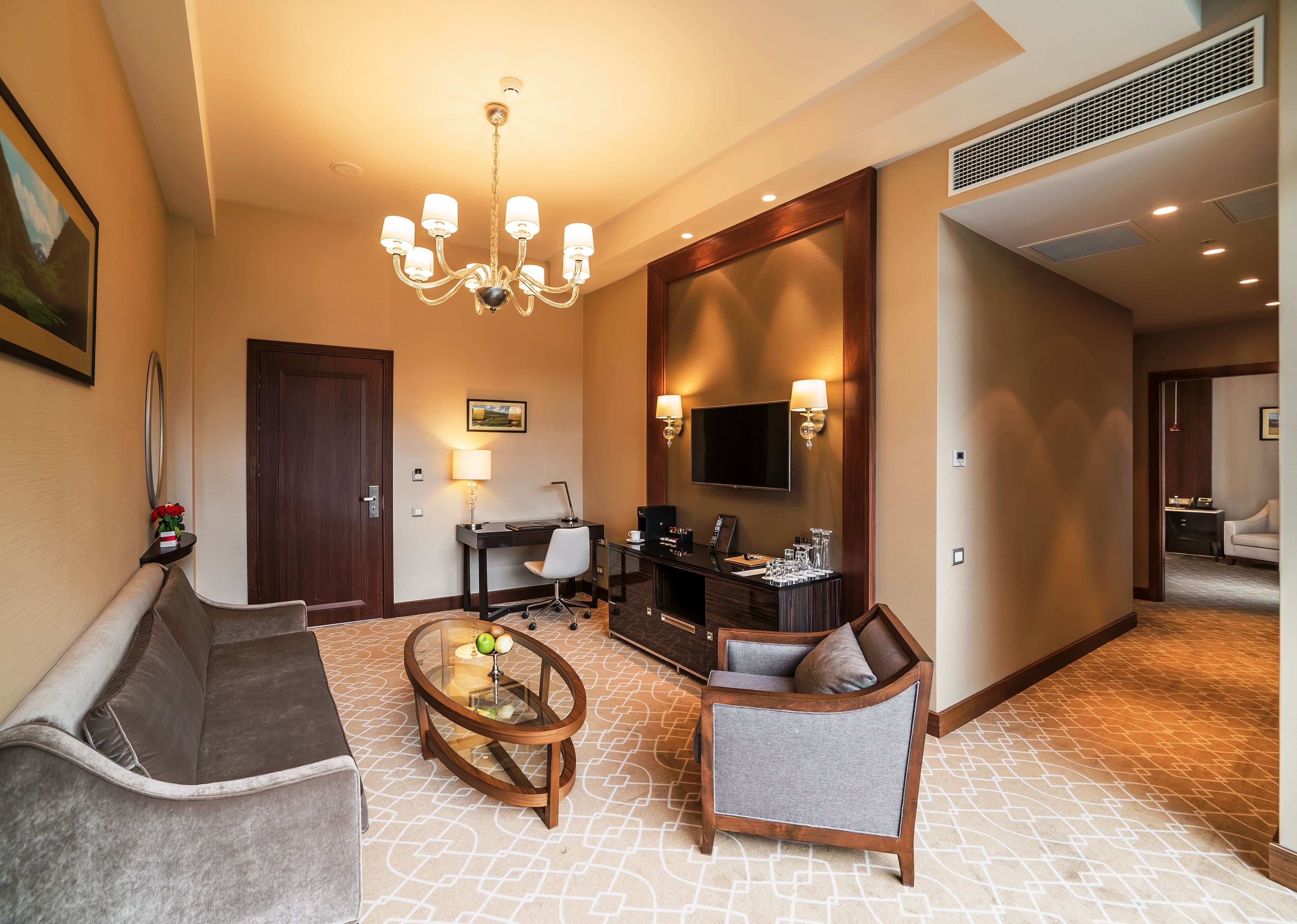 junior suite | 1 bedroom, minibar, in-room safe, desk