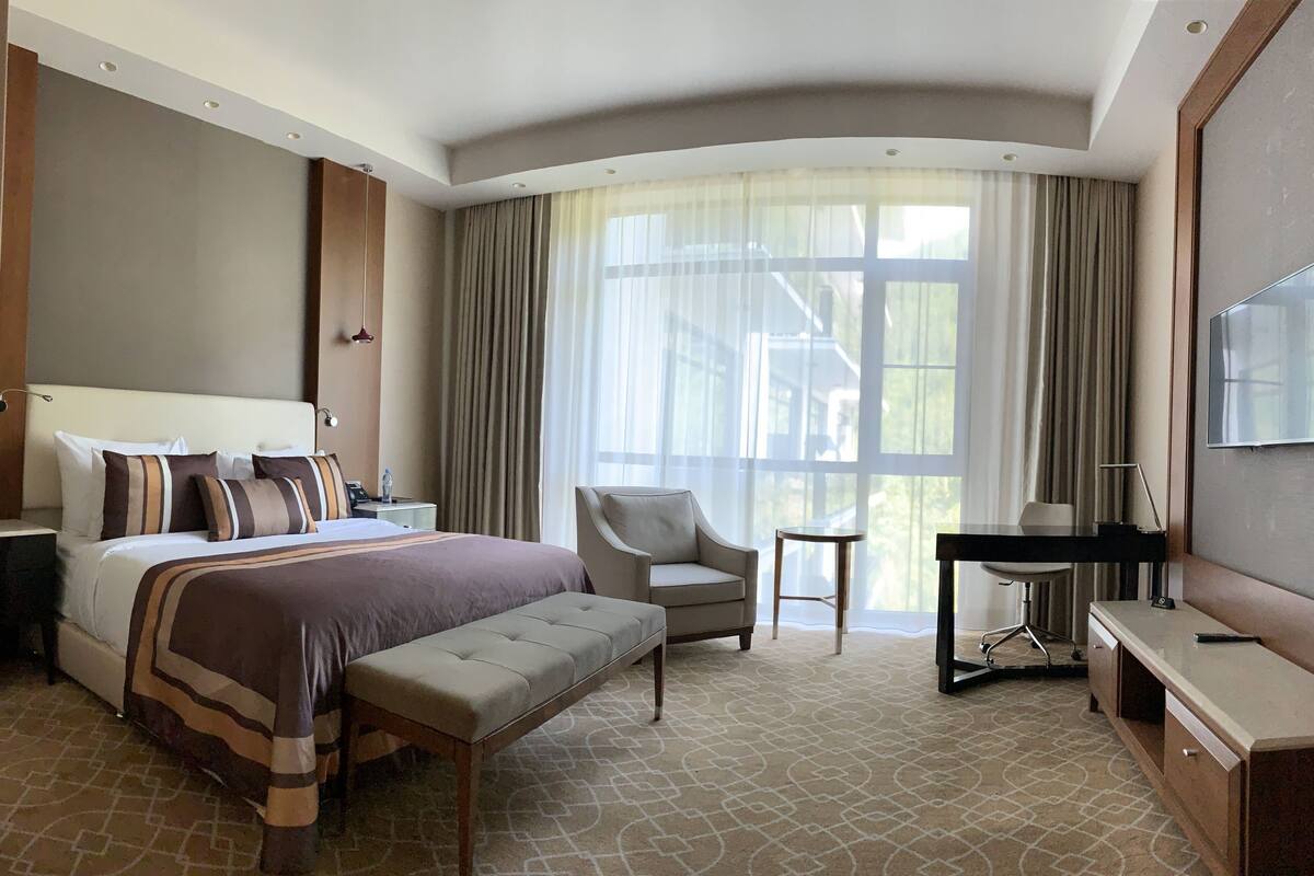 Phòng đôi Economy, 1 giường cỡ king | Minibar, két bảo mật tại phòng, bàn 