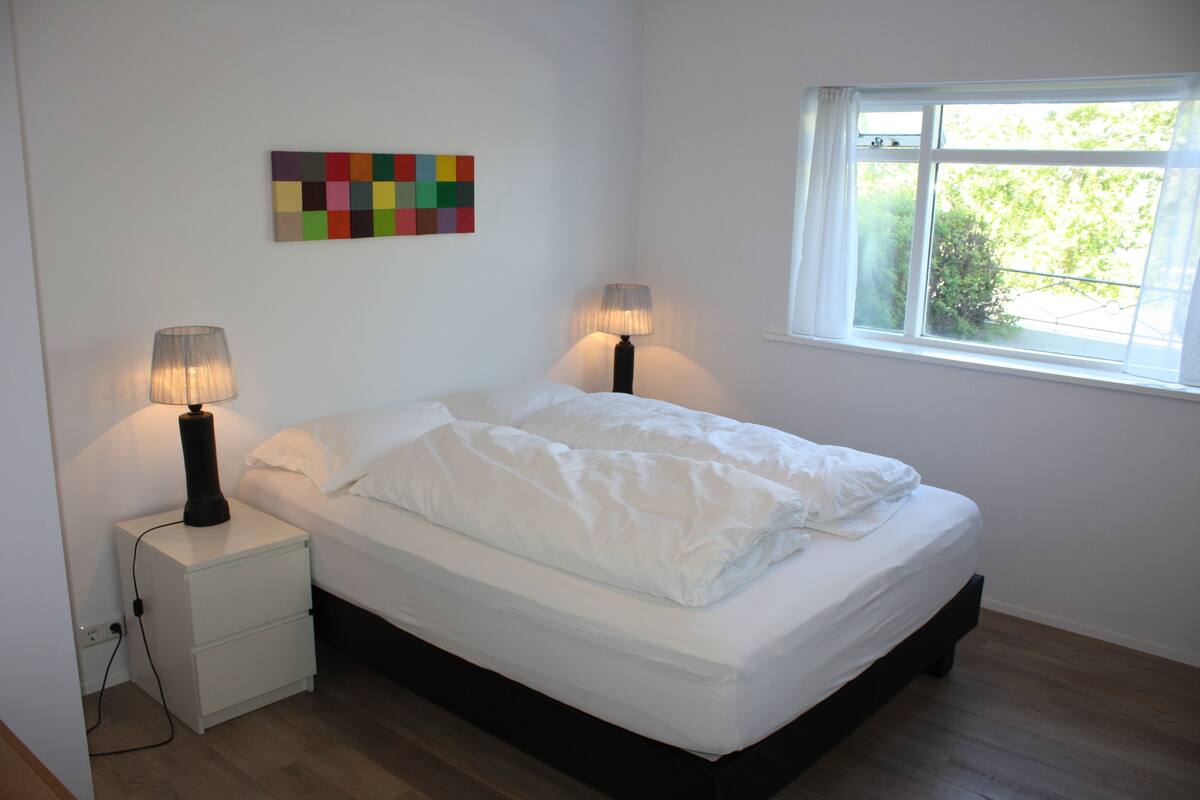 Basic Double Room, Shared Bathroom, Ground Floor | Blackout drapes, WiFi (free), bed sheets