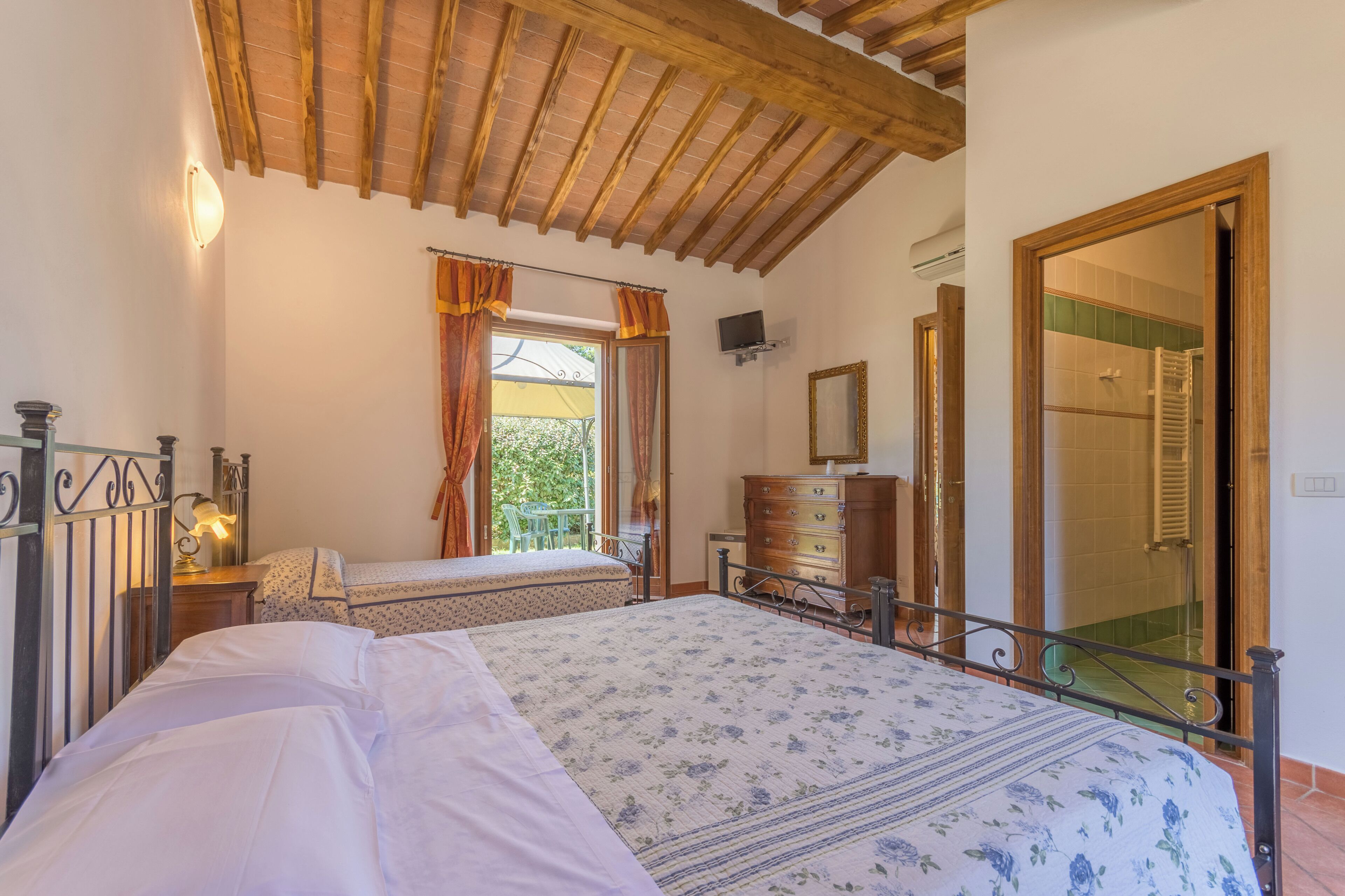 Triple Room | Premium bedding, minibar, desk, free WiFi