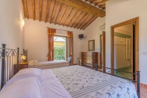 Triple Room | Premium bedding, minibar, desk, free WiFi - Il Canto del Sole (Monteroni d'Arbia)