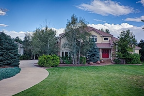 Exterior - Mountain Views, Large Awesome Home in Gated Community  - 7 Miles from AF Acad (Colorado Springs)