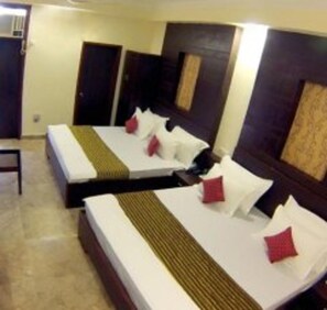 Family Room - Hotel Anurag (Reasi)
