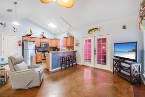 冰箱、微波炉、烤箱、炉灶