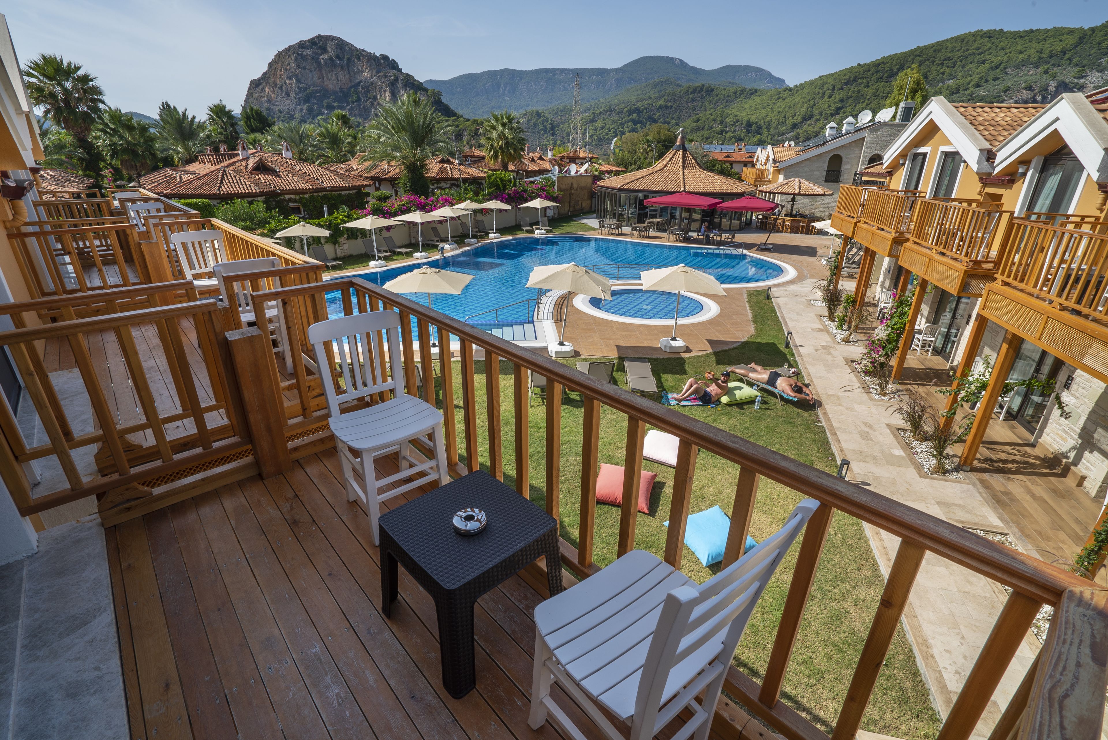 deluxe room | balcony view