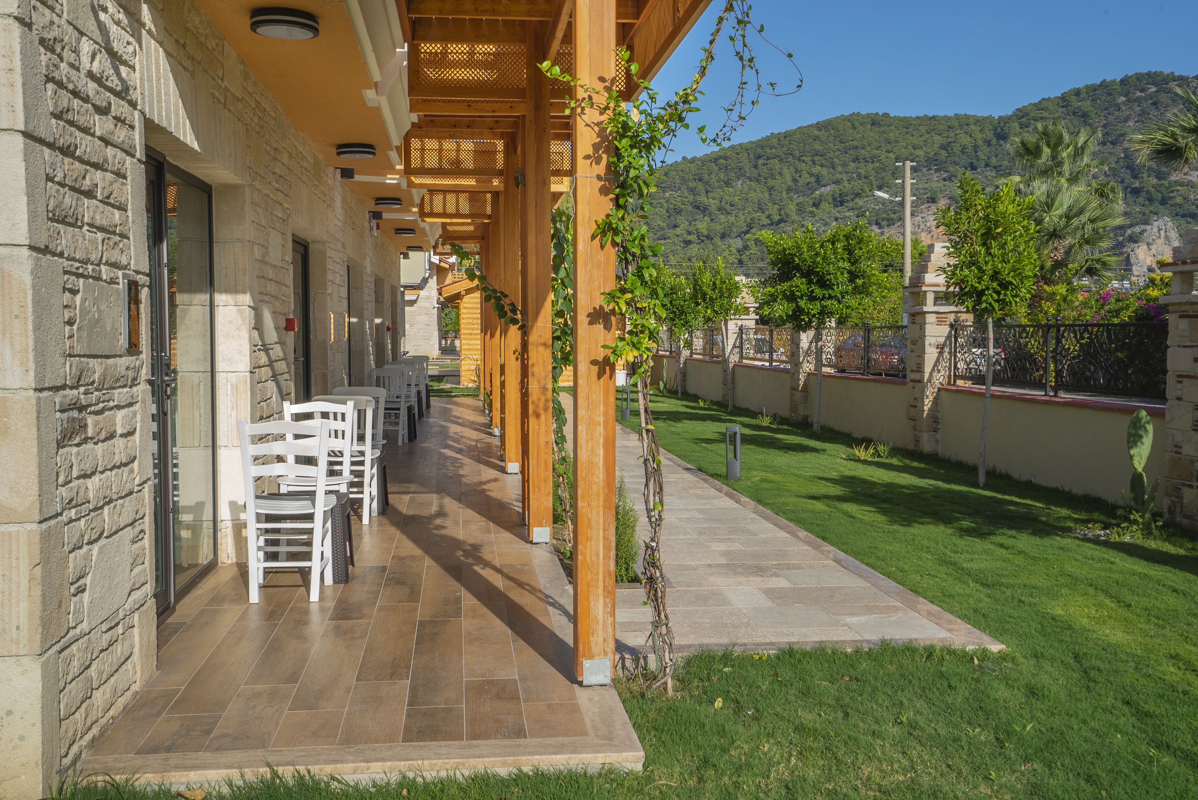 deluxe room | balcony view