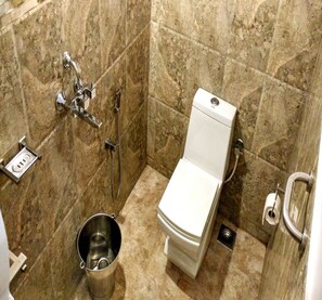 Leilighet – deluxe, 1 dobbeltseng | Bad | Dusj og toalettartikler (inkludert)