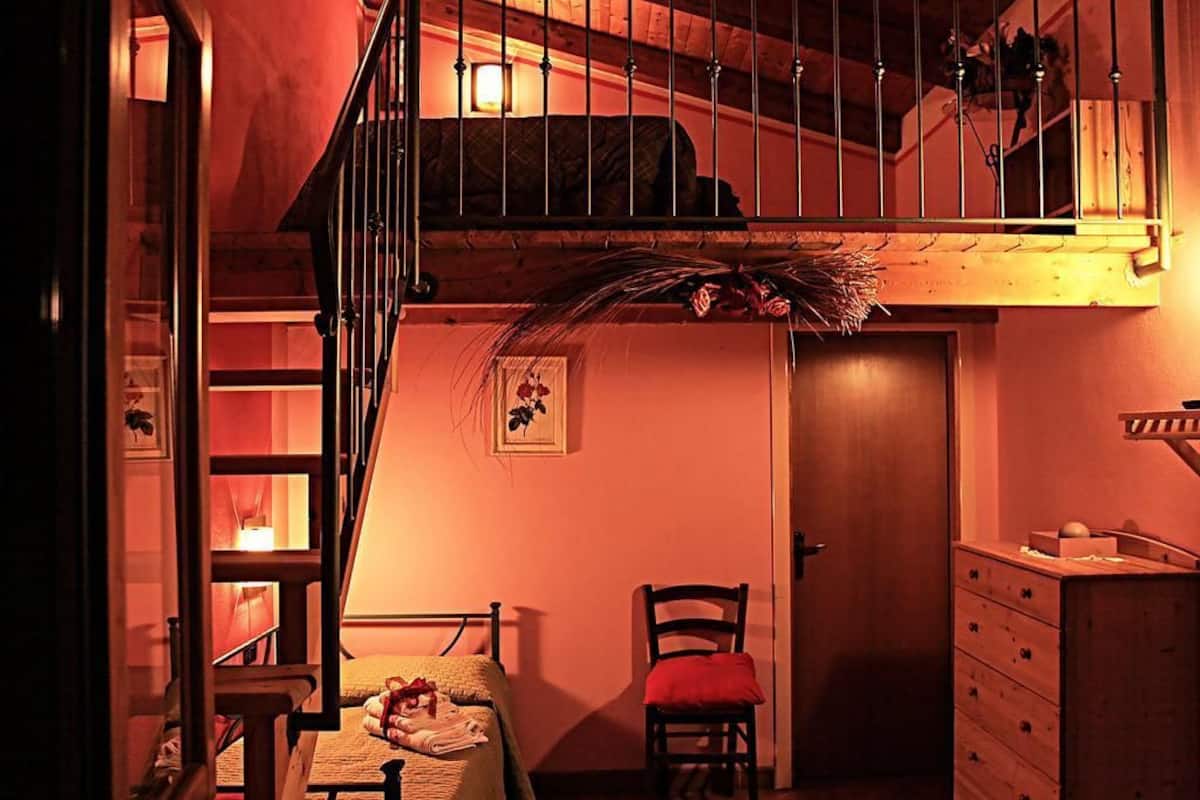 Desk, rollaway beds, free WiFi, bed sheets